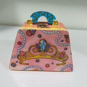 Wooden chest 💯% Art!  🎨 👩‍🎨Beautiful handmade design ✍🏼